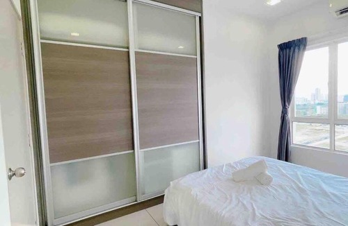 Taman Sri Endah Apartment | Big Happy Family @ Sri Petaling/Axiata Stadium