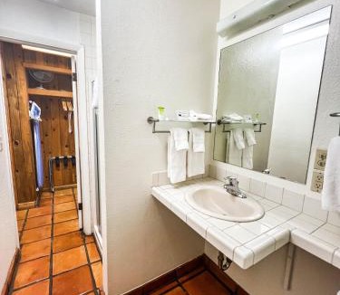 Moab Hotel | Big Horn Lodge