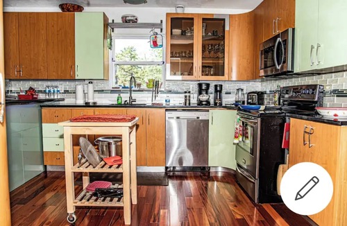 Albrightsville House | Big house, hot tub, 2saunas, fireplace trampoline, fire pit.