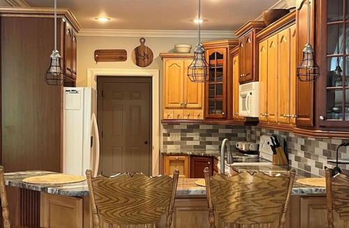 Roach House | BIG ISLAND TIME Lakefront Family Vacation Home-4 Bd-3.5 Bth-Sleeps15-Cove-Dock