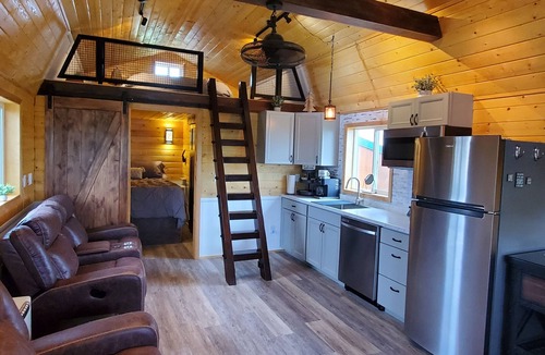 Big Lake Cabin | Big Lake Cabin 1 Hot Tub, Sauna & Watercraft Rentals