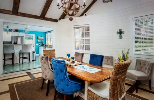 Saint Simons Island House | Big Luxury Island Style 5 Bed 3 Bath One level Sleeps 9 Quiet Street GR8 Locati