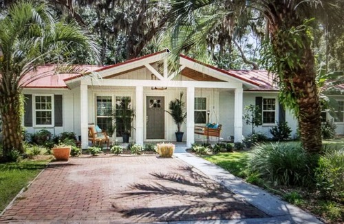 Saint Simons Island House | Big Luxury Island Style 5 Bed 3 Bath One level Sleeps 9 Quiet Street GR8 Locati