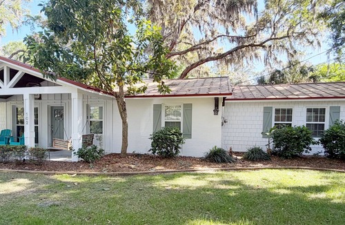 Saint Simons Island House | Big Luxury Island Style 5 Bed 3 Bath One level Sleeps 9 Quiet Street GR8 Locati