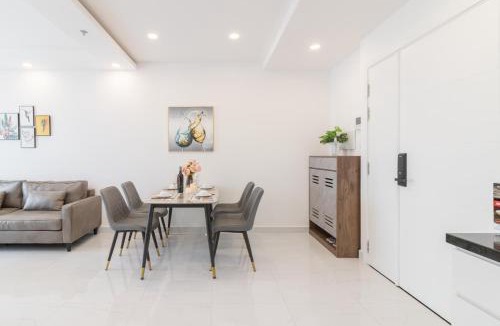 Phuong 8 Apartment | Big Promo 20% Luxury 2BR Apt - City Skyline View- Hot