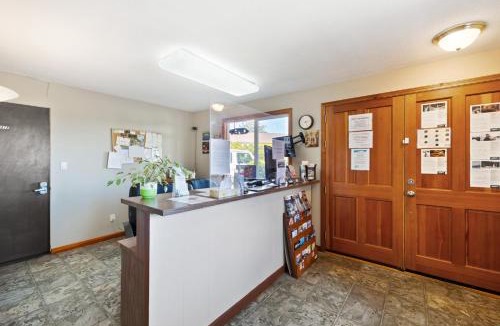 Campbell River Hotel | Big Rock Motel