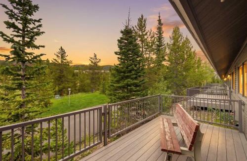 Big Horn House | Big Sky Escape Walk to Slopes + Mountain Views