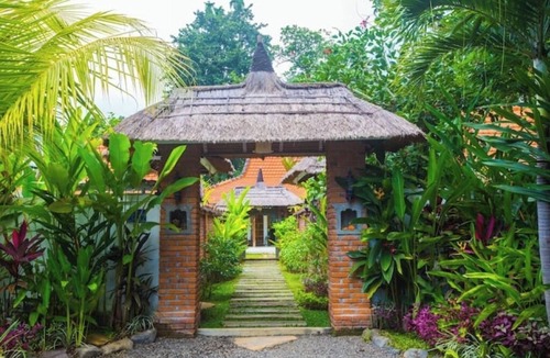 Anturan Villa | Big space-Villa 3BR-Private Pool-Tropical Garden