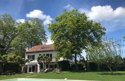 Ascain House | Big traditional basque villa with enclosed garden