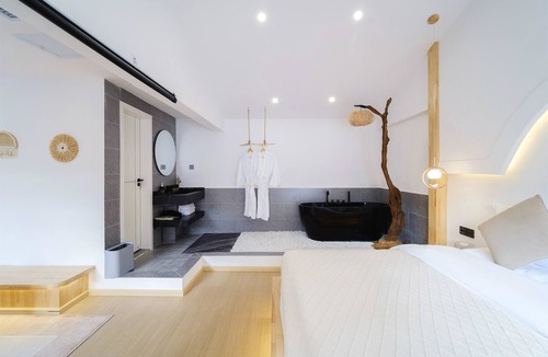 Gucheng House | Big Tree Guesthouse