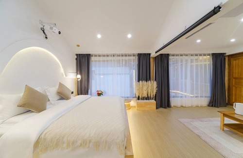 Gucheng House | Big Tree Guesthouse