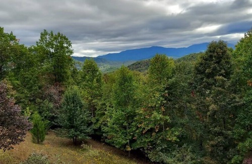 Franklin Cabin | Big View private cabin in the Smokeys close to Franklin, Highlands and Cherokee