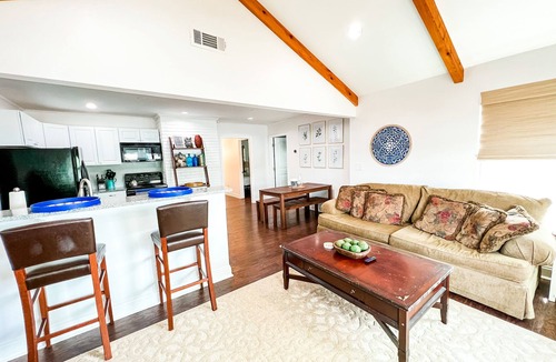 Monticello Cottage | Big Water Sunset Views with Dock & Lawn!
