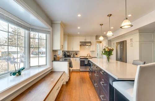 Prospect Heights House | Bike & Kayak: Lakefront Prospect Heights Home