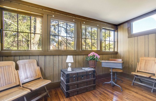 White Haven House | Biking Trails, Fishing, Parks & More! Poconos Home
