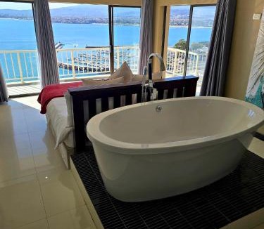 Mountainside Apartment | Bikini Beach Manor