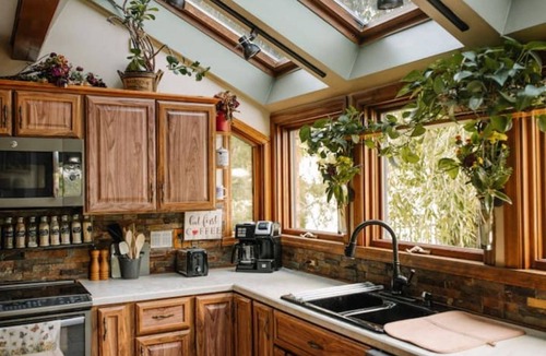 Slovan House | Billy Boy Retreat - Cohosted by Stacy & Dave