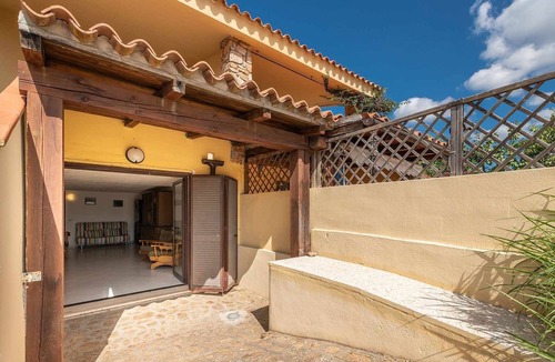 Porto Torres House | BILO RUINAS 3: economic two-room apartment, 2 people