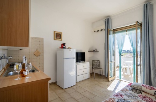 Marina di Ostuni Apartment | Bilocale-Apartment-Balcony-Private Bathroom
