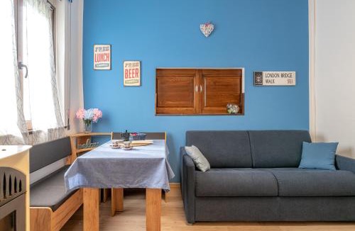 Erba Apartment | Bilocale blue relax