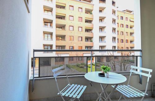 Seriate Apartment | Bilocale Chic, 10 min Aeroporto Milano-Bergamo, BOX AUTO e ARIA CONDIZIONATA