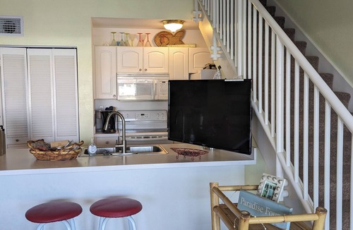 South Bimini Condo | BIMINI SANDS/COVE 4/4 ON MARINA. GREAT FOR GROUP TRAVEL!