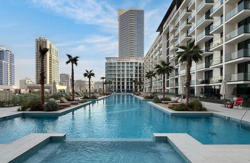 Jumeirah Village Circle Apartment | Binghatti Phoenix - Luxury & Modern Studio - Pool & Gym - Free Parking - JVC