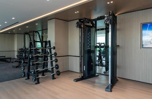 Jumeirah Village Circle Apartment | Binghatti Phoenix - Luxury & Modern Studio - Pool & Gym - Free Parking - JVC