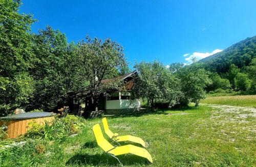 Recea Ski Chalet | Biniște -Tiny House by the river