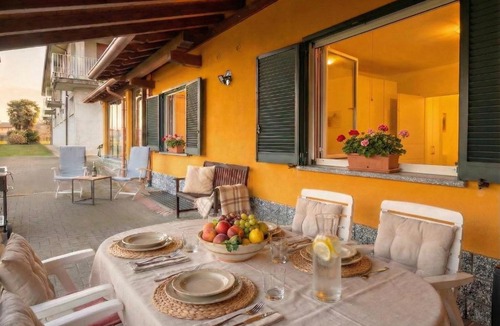Castelletto Sopra Ticino Apartment | Binny's House