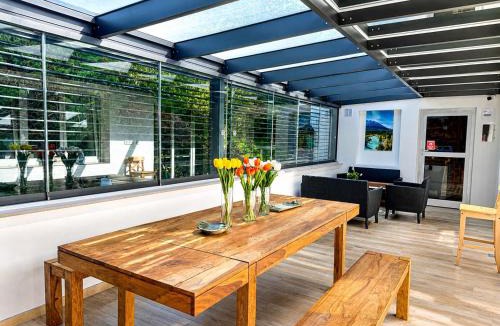 Prague 13 Bed & Breakfast | Biomade