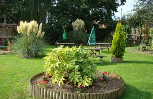 Henlow Hotel | Bird In Hand