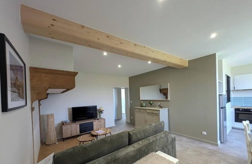 Les Echets House | Bird Paradise