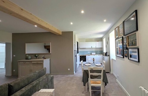 Les Echets House | Bird Paradise