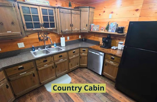 Scotland Cabin | Birdhouse Dome & Cabin - Hot Tub - Kayaks - Disc Golf - 2 Min Walk