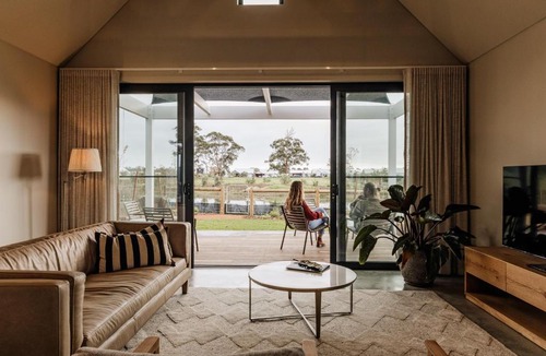 Witchcliffe House | Birdnest Parrot