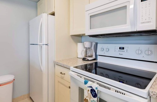 Tavernier Condo | Birds Eye Loft Perched Above the Marina 1BR 1BA 5413