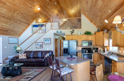 Almond House | Birds Nest-Hot Tub - Views - Gas Firepit - Wifi