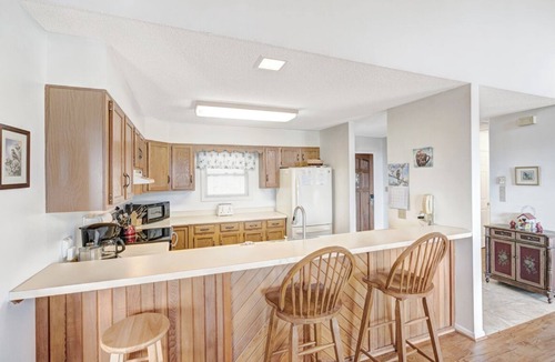 Seven Devils House | Birds Nest- Hot Tub w/Mtn View, Whirlpool Bath, Gas Grill, Keyless Entry