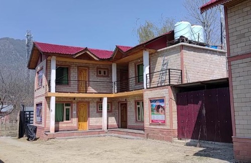 Pahalgam Cabin | Birdsong