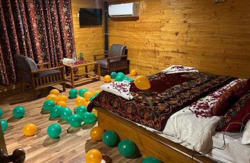 Srechan House | Birdsong Pahalgam 5BR Stay with Riverside