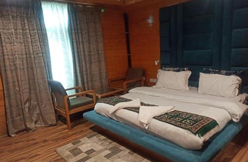 Srechan Cabin | Birdsong Pahalgam 6BR Stay with Riverside
