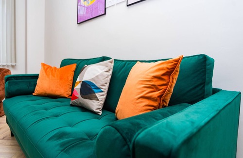 Birmingham City Centre Apartment | Birmingham 4 Bedroom Apartment - With Parking