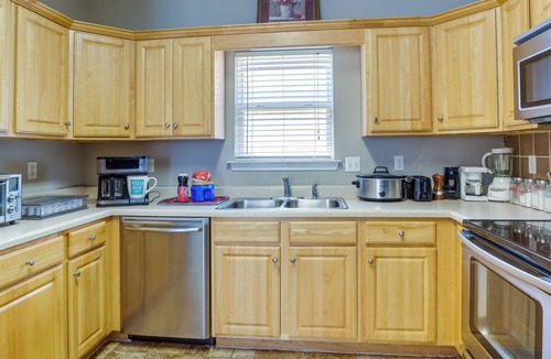 New Castle House | Birmingham Home w/Yard - 15 Mi to Downtown!