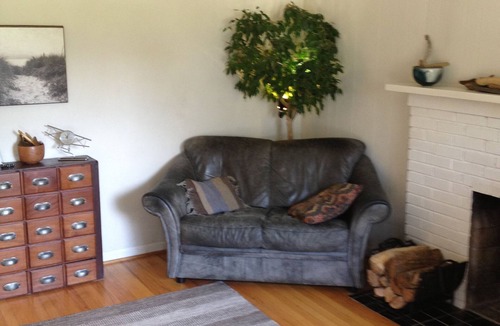 Birmingham House | Birmingham, MI, Bungalow to share with a large private, upstairs bedroom.