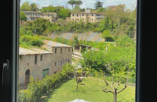 Grotte di Castro House | Biscarello House - Borgo and Lake