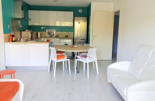 Biscarrosse Apartment | Biscarrosse T2 with pool, parking, 10km from ocean