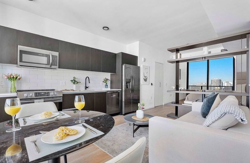 Downtown Miami Apartment | Biscayne Bay Studio: Resort Pool & Beach Access