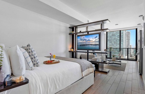 Downtown Miami Apartment | Biscayne Bay Studio: Resort Pool & Beach Access