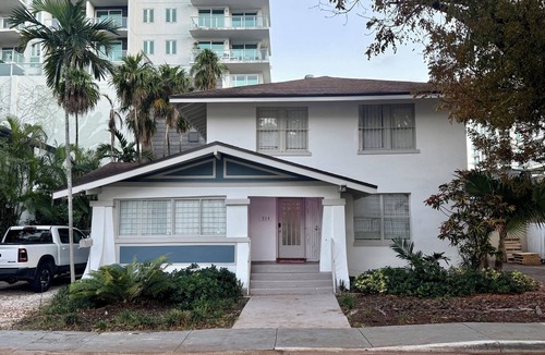 Midtown House | Biscayne Hideaway- 3 bed house Miami Big Yard Driveway - Downtown/Wynwood - MAJOR INTERNATIONAL SPORTING EVENT